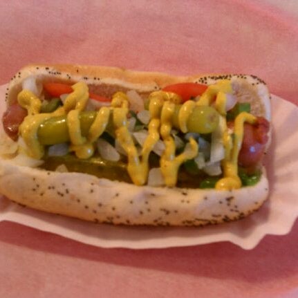 The BEST Vienna beef hotdog in the Twin Cities area.  I highly recommend trying this!