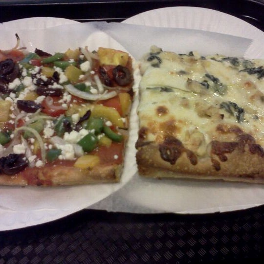 รูปภาพถ่ายที่ Previti Pizza โดย Martin R. เมื่อ 2/8/2012