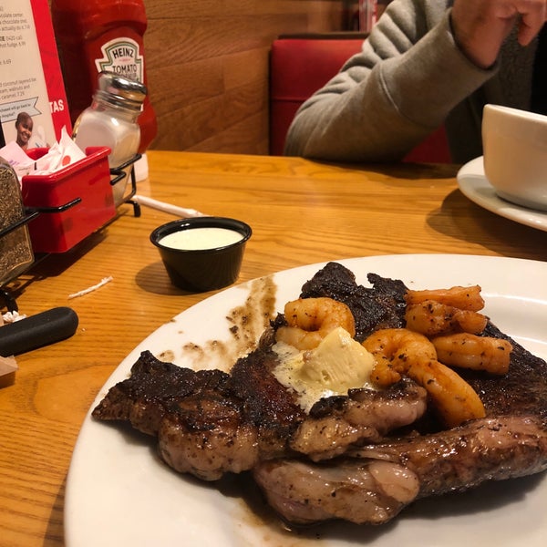 Photo taken at Chili&#39;s Grill &amp; Bar by Khalifa on 2/16/2019