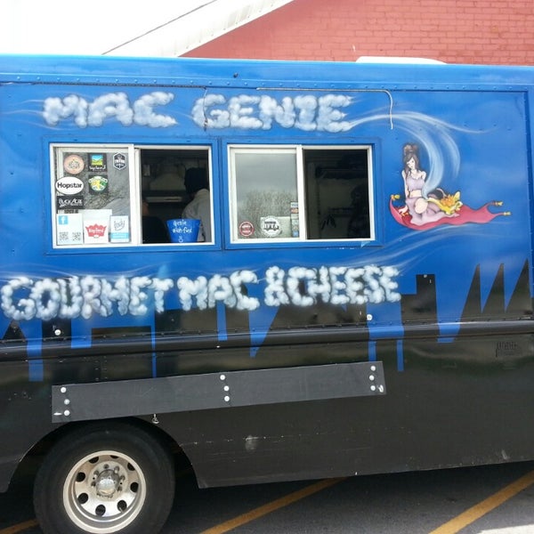 Foto tomada en Mac Genie Truck  por Lindsay M. el 4/20/2013