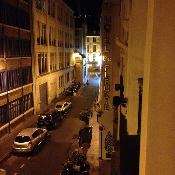 8/1/2013 tarihinde Lena B.ziyaretçi tarafından Hôtel de Fleurie'de çekilen fotoğraf