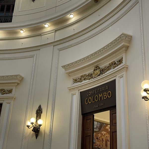 Photo taken at Centro Cultural Banco do Brasil (CCBB) by Neyla E. on 10/28/2022