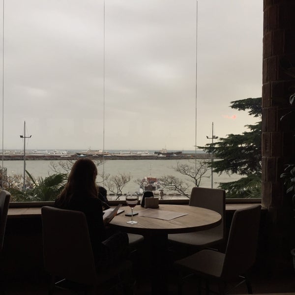 Снимок сделан в Панорамный ресторан «Чайка» пользователем Victoriya Z. 2/1/2015