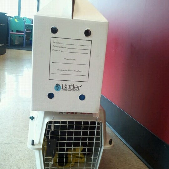 Foto scattata a Northwest Veterinary Hospital da Kelly S. il 10/18/2012