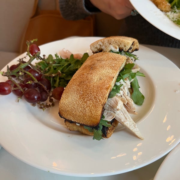 The Dining Room At Rh Indianapolis Indianapolis, IN