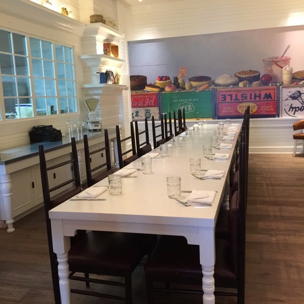 Снимок сделан в America Eats Tavern by José Andrés - Coming to Georgetown in 2017 пользователем Ann T. 11/23/2014