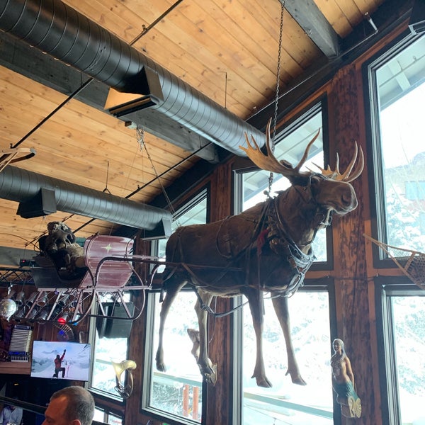 2/25/2019 tarihinde Rebecca L.ziyaretçi tarafından Mangy Moose Restaurant and Saloon'de çekilen fotoğraf