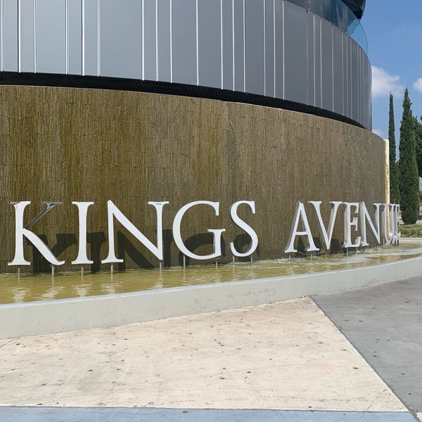 Foto tirada no(a) Kings Avenue Mall por Jade em 9/2/2019