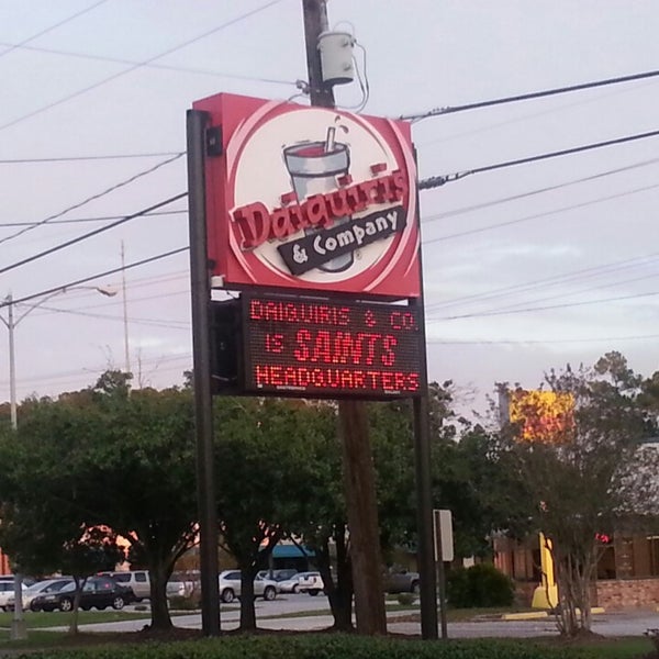 Daiquiris & Company Bar