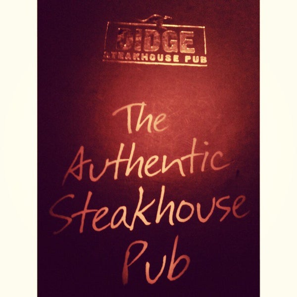 Foto tomada en Didge Steakhouse Pub  por Lucas C. el 5/22/2013