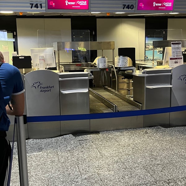 Qatar Airways CheckIn Flughafen Terminal 1, Area C, Counter 733743