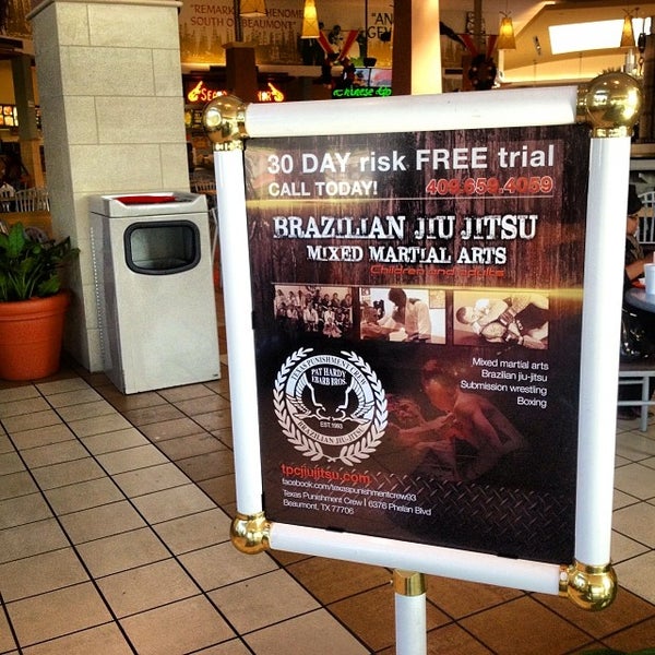 11/7/2013にTPC_BJJ_MMAがParkdale Mallで撮った写真