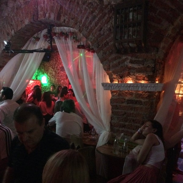 รูปภาพถ่ายที่ Tu Candela Bar โดย Aristarco G. เมื่อ 9/21/2014