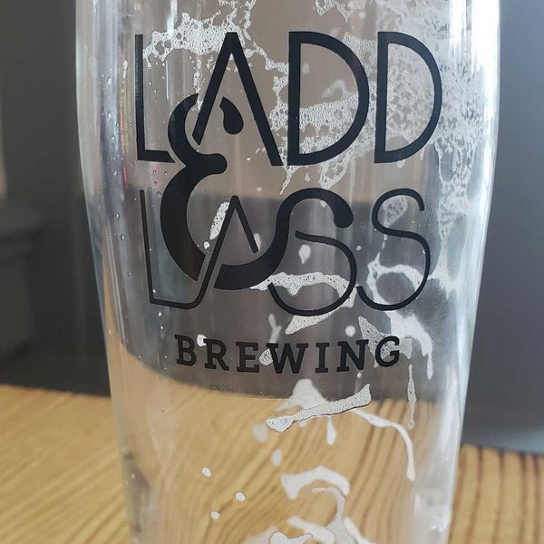 4/10/2022 tarihinde Randall S.ziyaretçi tarafından Ladd &amp; Lass Brewing'de çekilen fotoğraf