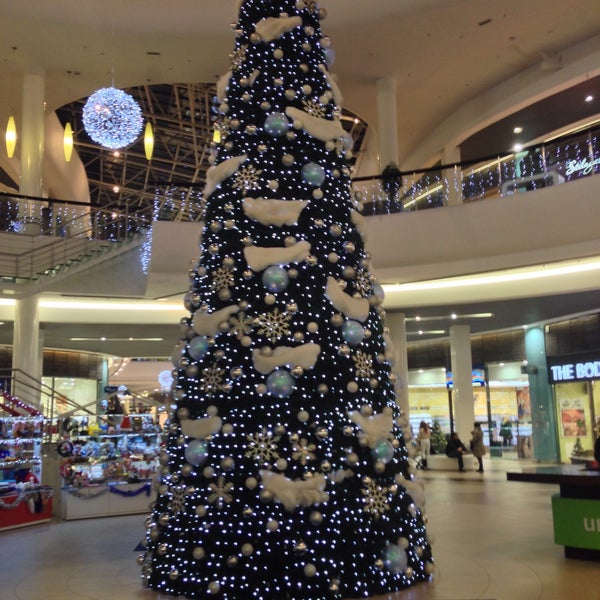 รูปภาพถ่ายที่ Leto Mall โดย Antonio เมื่อ 12/14/2015