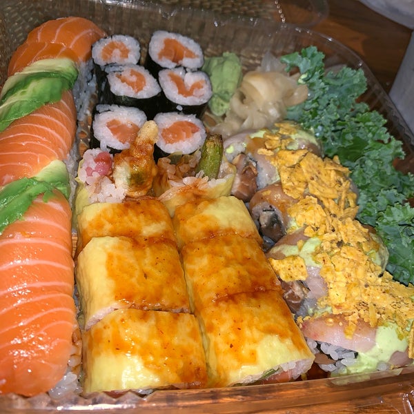 Photo taken at Sushi-Zen by Becca M. on 8/25/2019