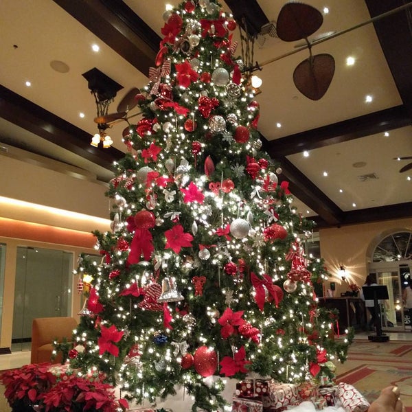 รูปภาพถ่ายที่ Newport Beachside Hotel &amp; Resort โดย Philly G. เมื่อ 12/15/2015