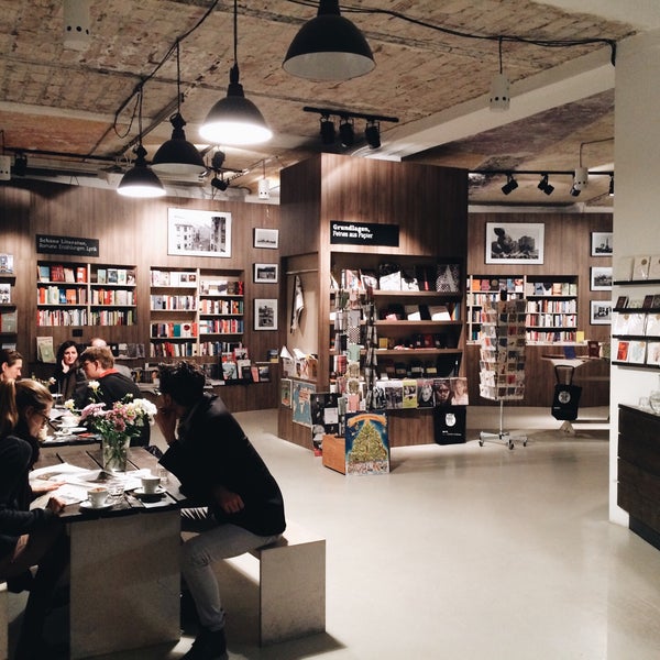 Foto scattata a ocelot, not just another bookstore da Anastasy il 11/16/2015