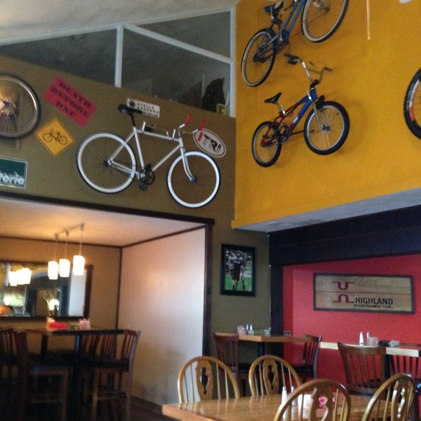 2/2/2013에 Carl D.님이 The Bike Stop Cafe에서 찍은 사진