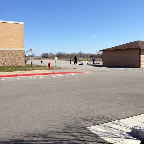 Lake Denoon Middle School 1 tavsiye