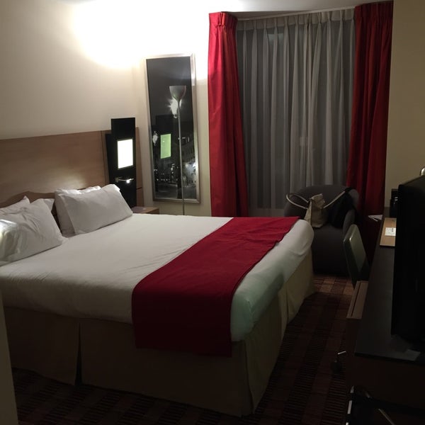 Photo taken at Courtyard by Marriott Paris Boulogne by Olga D. on 11/19/2014