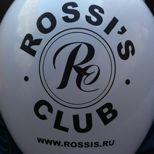 รูปภาพถ่ายที่ Rossi&#39;s Club โดย Edgar K. เมื่อ 7/11/2013