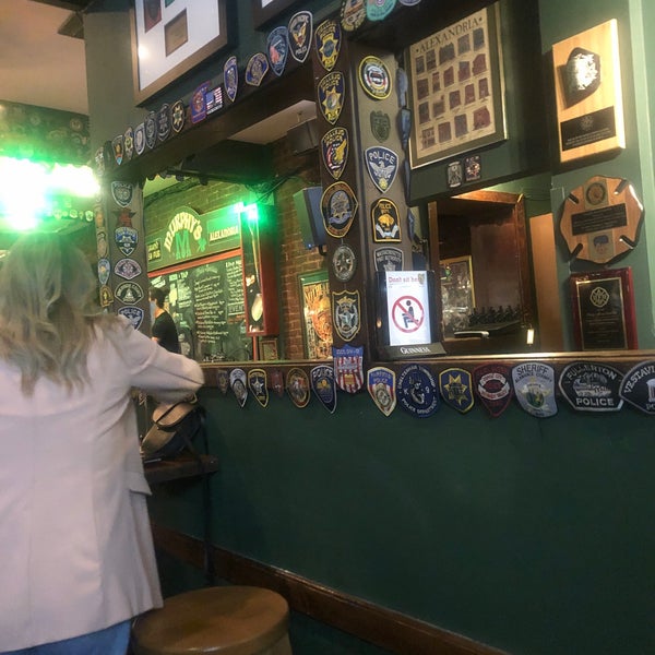 Foto diambil di Murphy&#39;s Grand Irish Pub oleh 🌻CrownRoyal1972 V. pada 4/19/2021