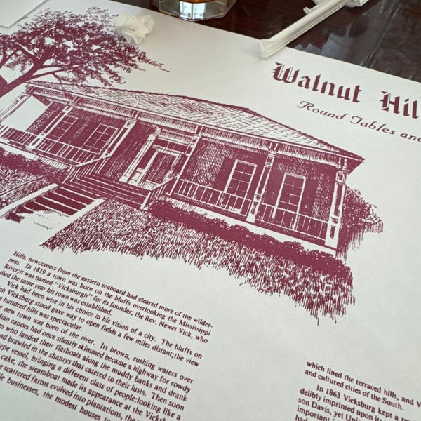 3/28/2024 tarihinde 🌻CrownRoyal1972 V.ziyaretçi tarafından Walnut Hills Restaurant &amp; Round Table'de çekilen fotoğraf