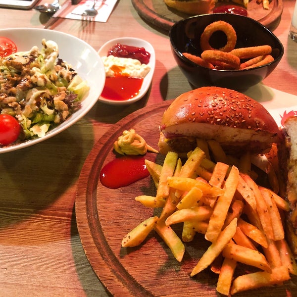 Photo taken at Ora&#39; Steak &amp; Burgers by Burcu Selin N. on 2/5/2019