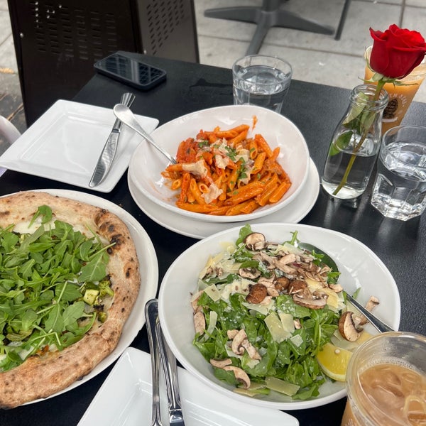 Isola Pizza Bar Italian Restaurant in San Diego