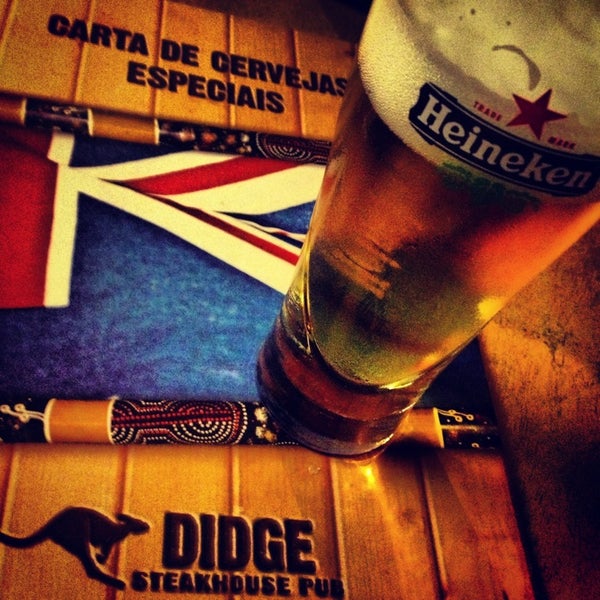 รูปภาพถ่ายที่ Didge Steakhouse Pub โดย Rafael B. เมื่อ 7/13/2013