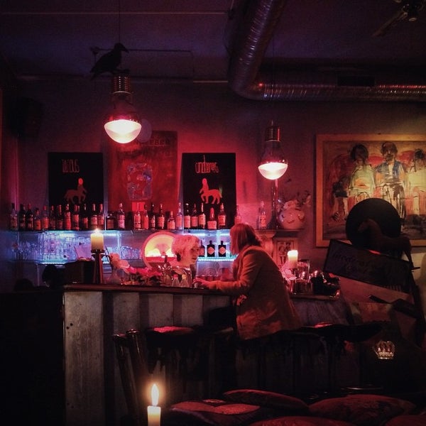 Foto diambil di Bar Nachbeben oleh Cat pada 2/18/2015
