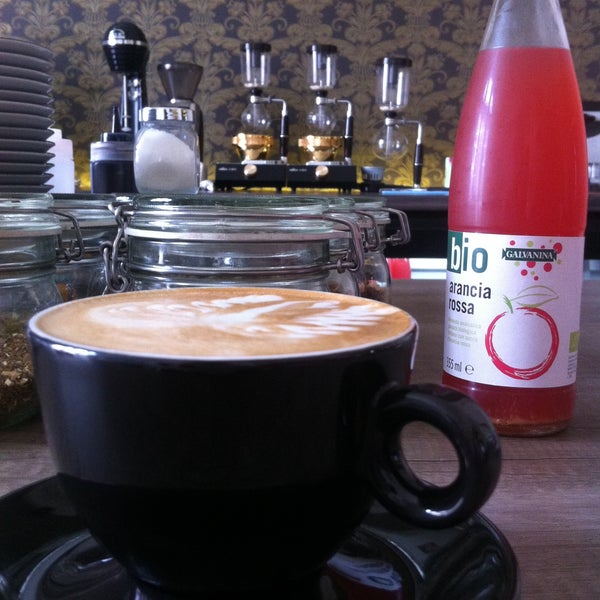 Foto tirada no(a) Coftale Specialty Coffee House por Oana K. em 4/12/2013