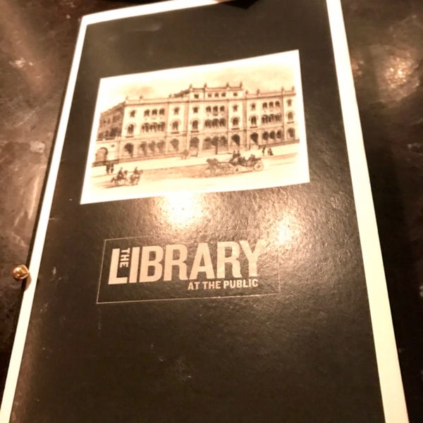 Photo prise au The Library at The Public par Samantha C. le3/23/2019