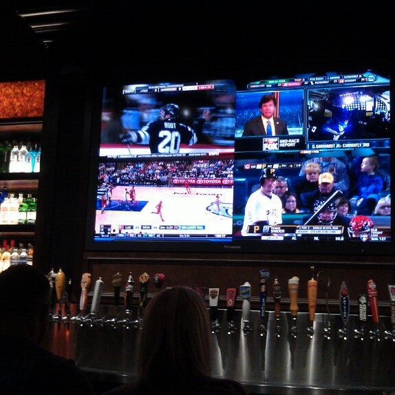 Photo taken at BJ&#39;s Restaurant &amp; Brewhouse by Michael C. on 4/14/2013