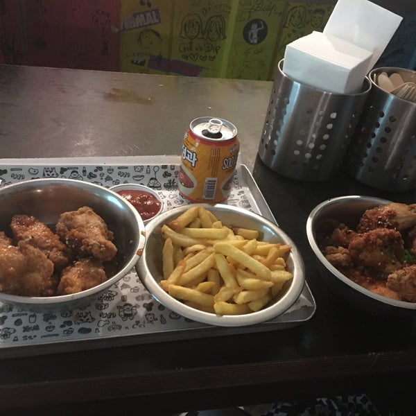 Photo taken at Angry Chicken by Yunxuan Z. on 4/8/2019