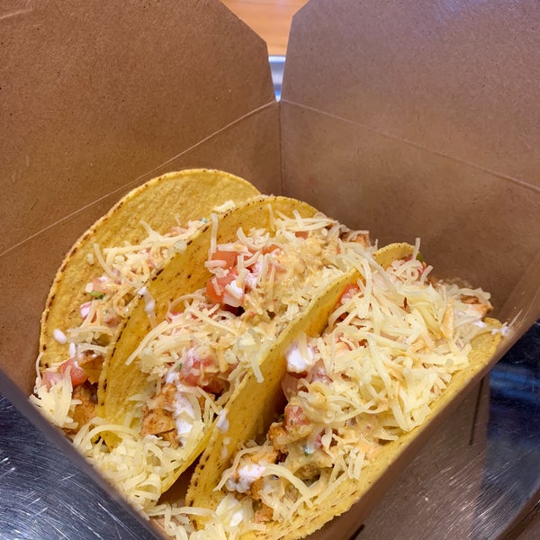 Das Foto wurde bei Burrito Loco von Aziz am 2/16/2019 aufgenommen