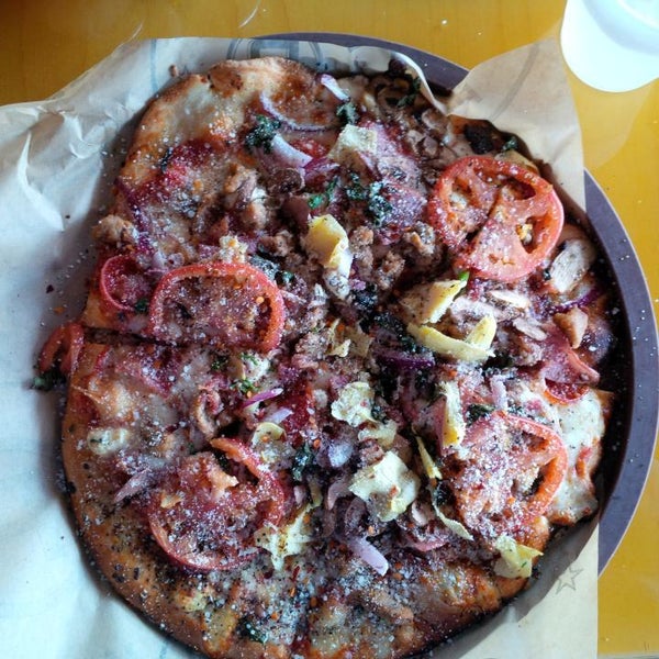 1/26/2014 tarihinde Jolene F.ziyaretçi tarafından Pieology Pizzeria'de çekilen fotoğraf