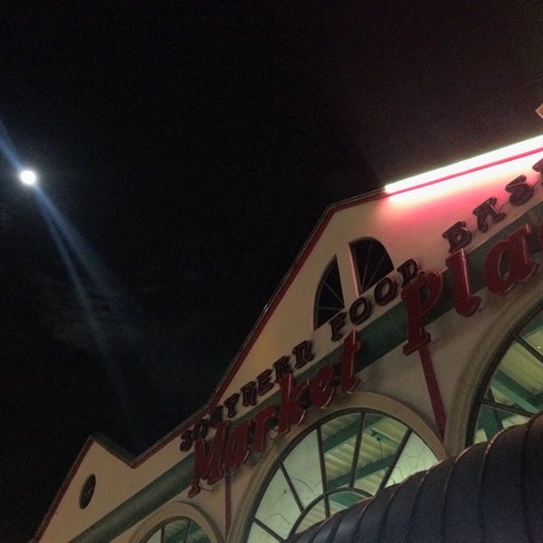 Southern Food Basket Market Place Grocery Store in San Fernando