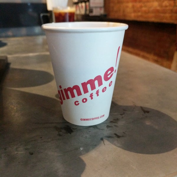 Das Foto wurde bei Gimme! Coffee von Chung H. am 9/9/2017 aufgenommen