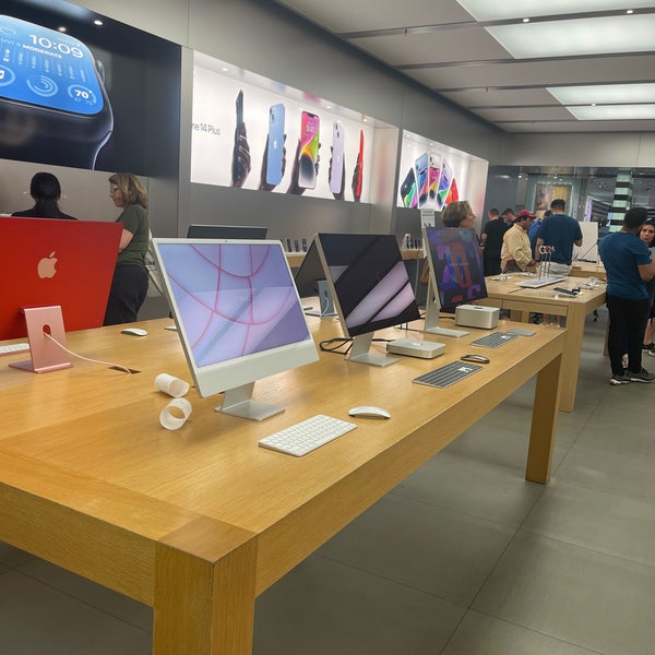 Apple Roseville Galleria Roseville, CA