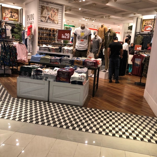 Padini Concept Store Clothing Store In Kuala Lumpur