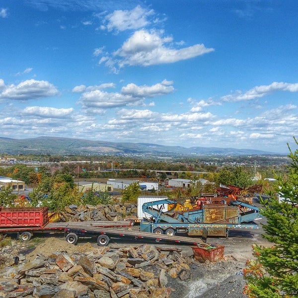 Photos at Lowes RDC 1449 200 Centerpoint Blvd