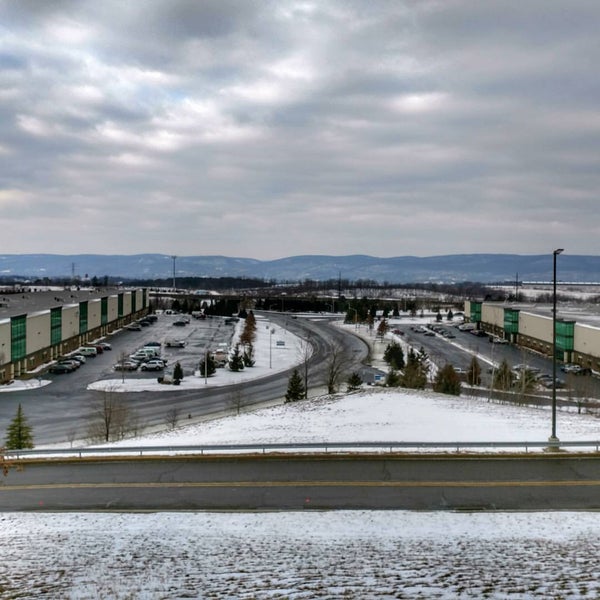 Lowes RDC 1449 200 Centerpoint Blvd