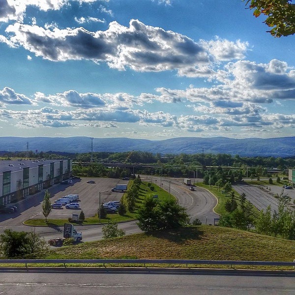 Photos at Lowes RDC 1449 200 Centerpoint Blvd