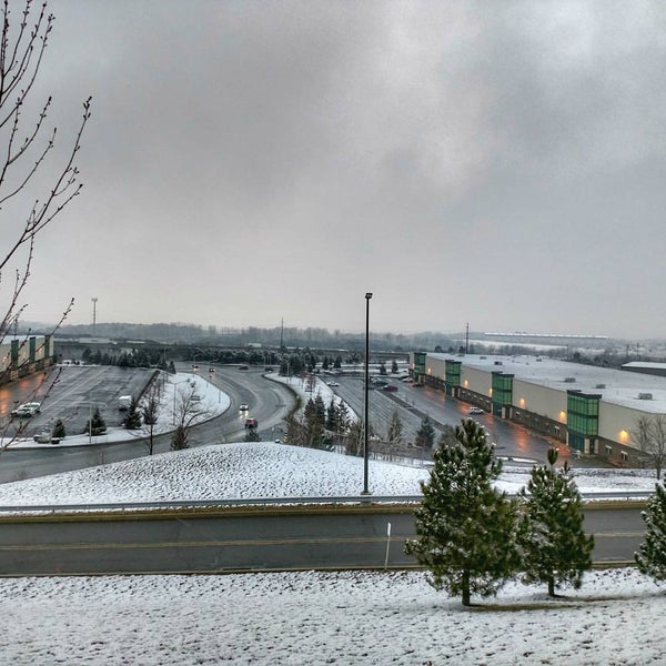 Lowes RDC 1449 200 Centerpoint Blvd