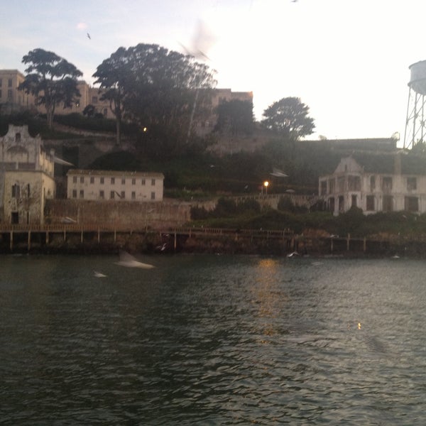 4/14/2013 tarihinde Kari F.ziyaretçi tarafından Alcatraz Adası'de çekilen fotoğraf