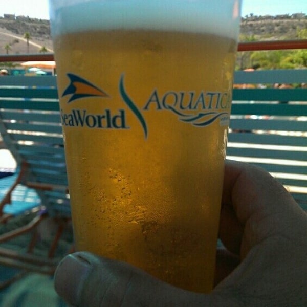 Photo taken at Aquatica San Diego, SeaWorld&#39;s Water Park by manuel m. on 8/16/2014