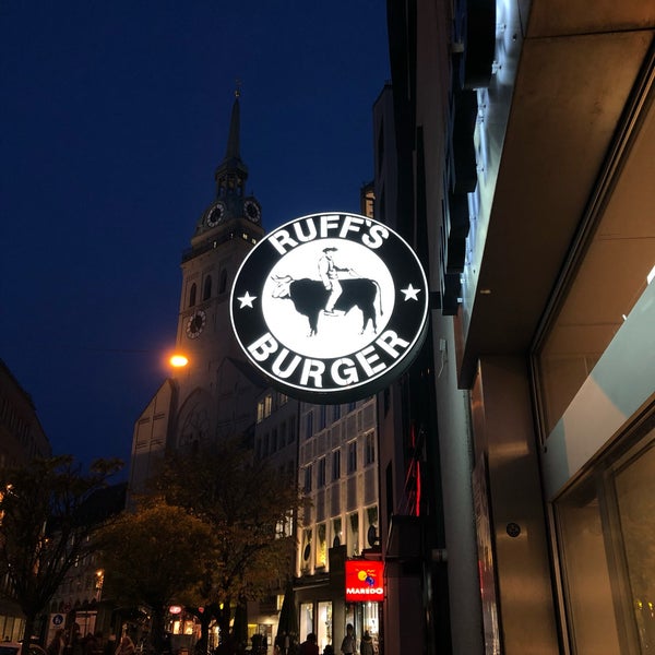 Foto tomada en Ruff&#39;s Burger Marienplatz  por S3eed el 11/18/2019