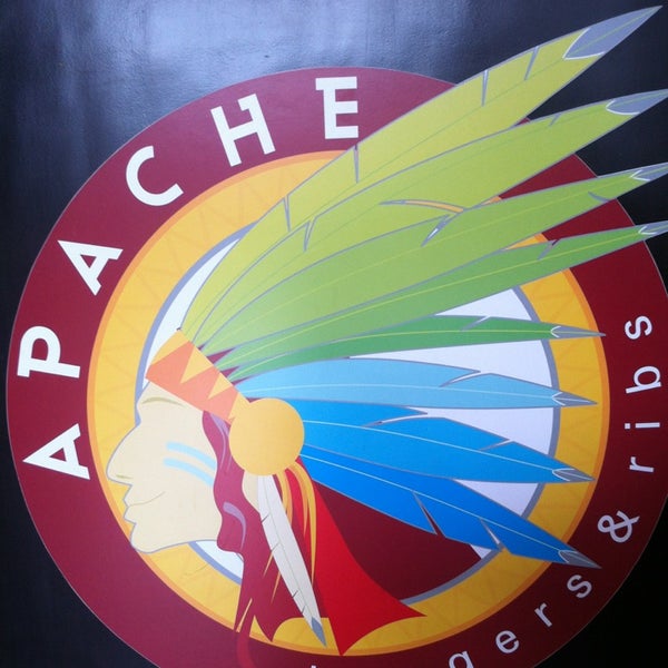 รูปภาพถ่ายที่ Apache Burgers &amp; Ribs โดย Angelo J. เมื่อ 7/3/2013